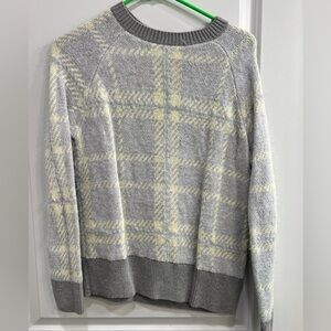 Banana republic sweater, size small